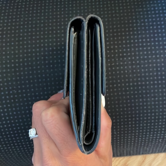 ❤️🔥AUTHENTIC Monogram Pattern Vernis Patent Leather Elise Wallet. EUC!!! - Picture 11 of 14